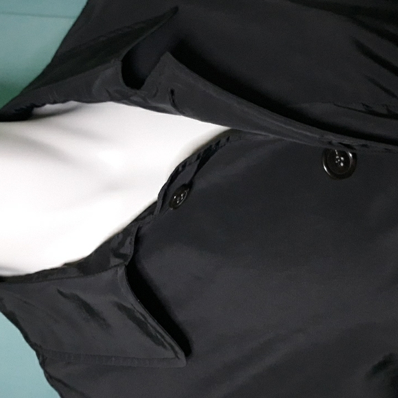 Saks 5th Avenue black windbreaker trenchcoat. Medium. Mint condition - Picture 5 of 10
